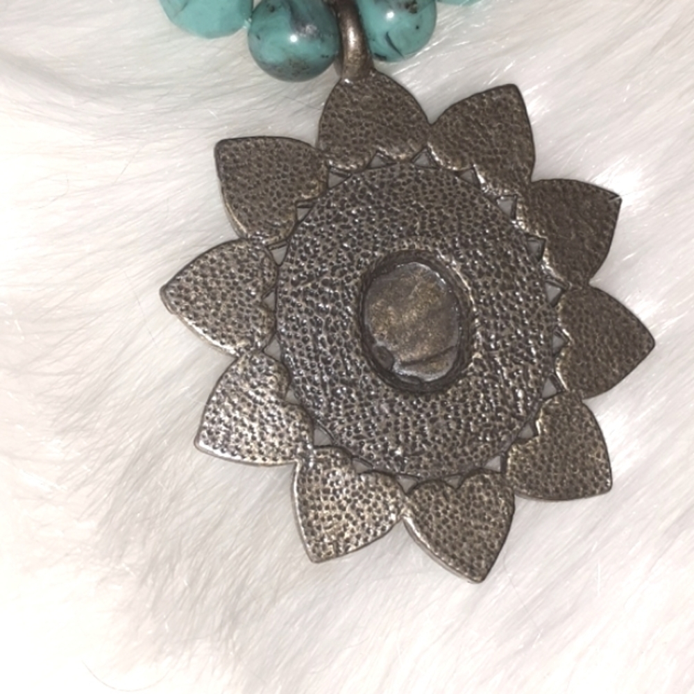 NWOT:  Awesome AQUA Necklace - Picture 6 of 6